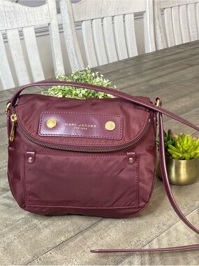 Marc Jacobs Preppy Nylon Mini Natasha Crossbody Bag Burgundy Gold Hardware